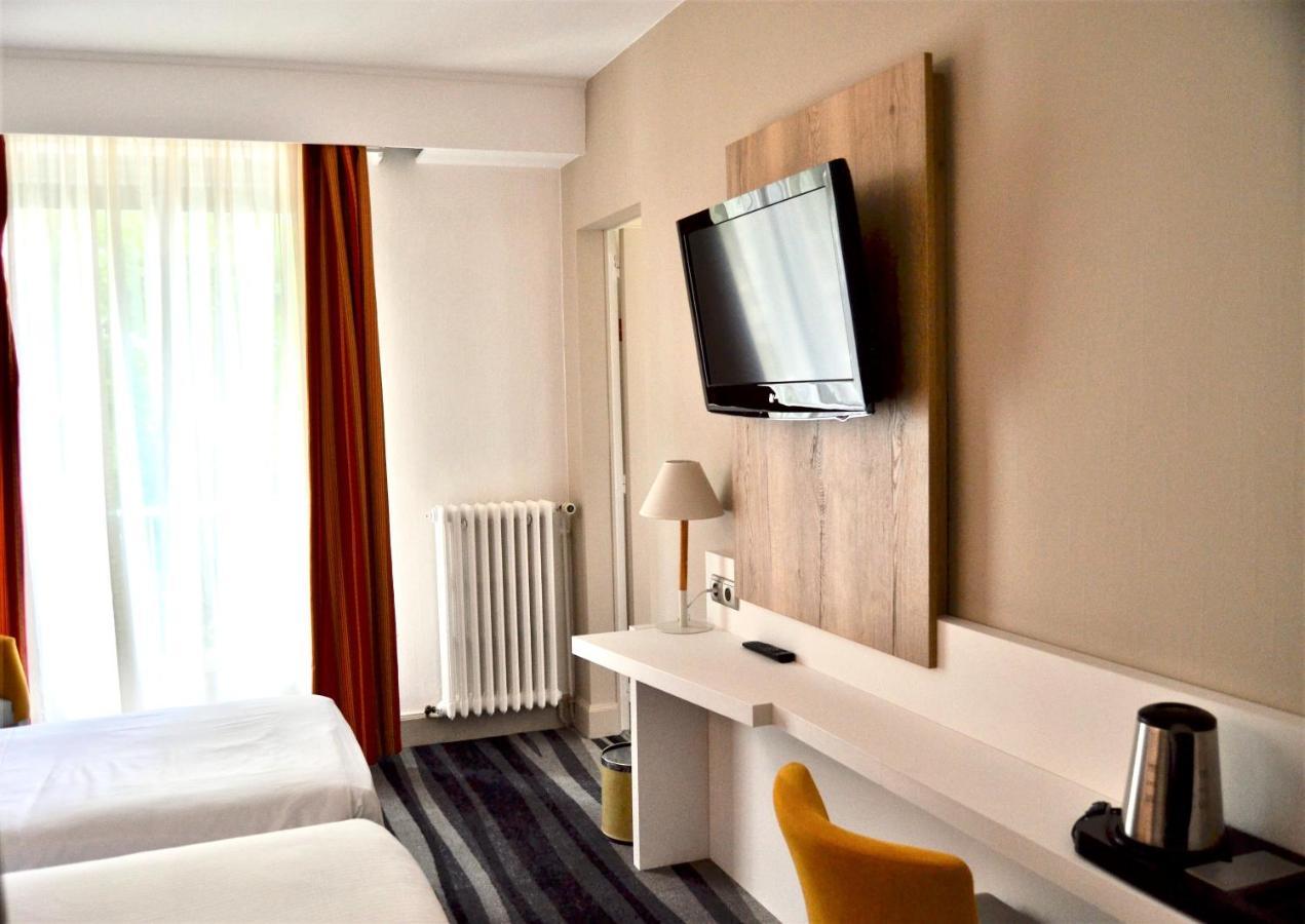 2 Single Beds,1208641171:JPEG