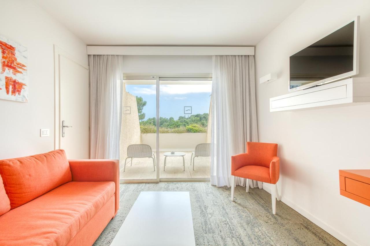 Suite with Terrace and Pool View,1012147207:JPEG