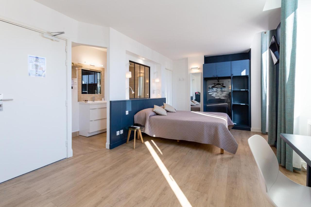 Large Double Room Air-Conditioning