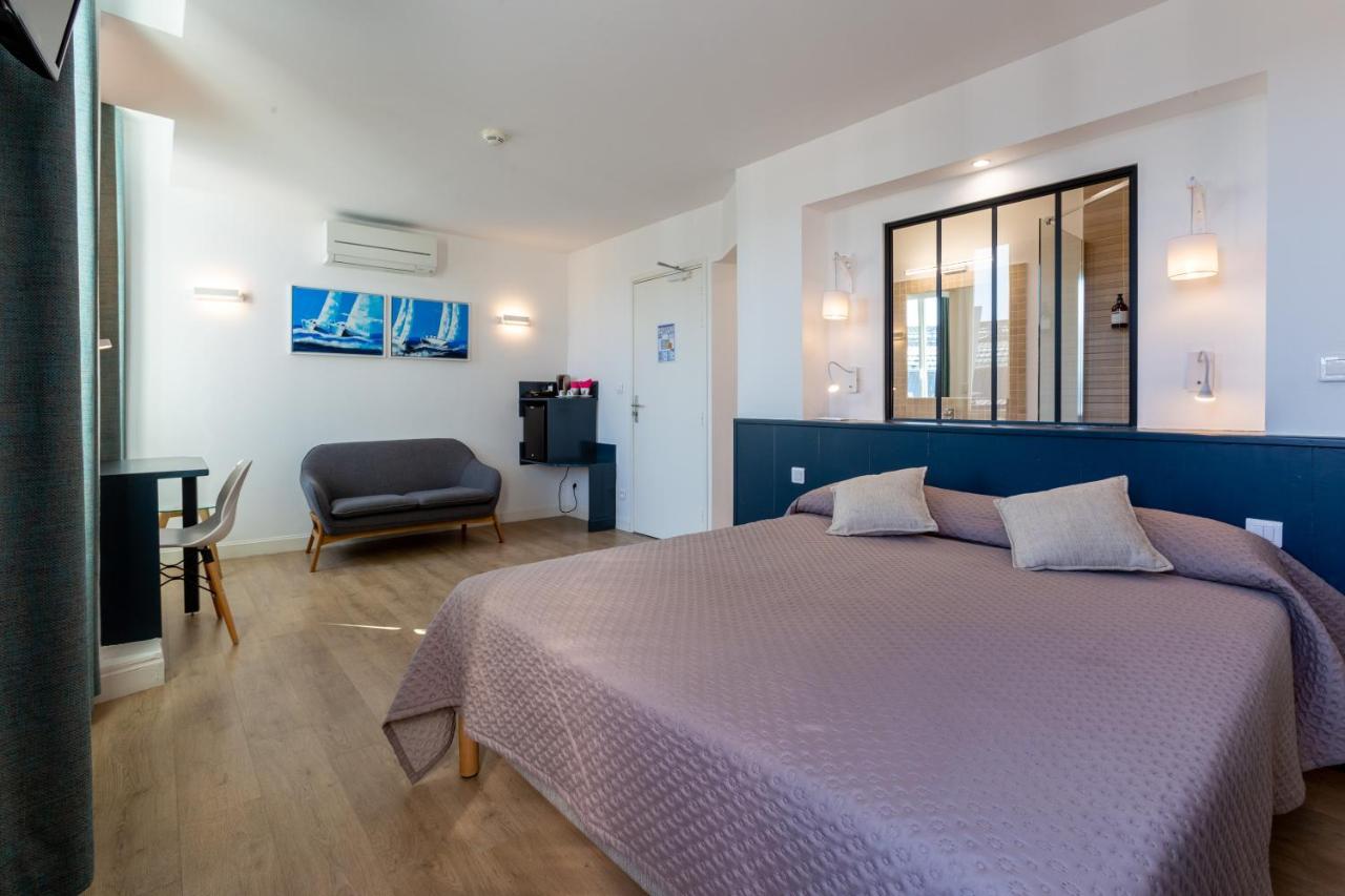 Large Double Room Air-Conditioning