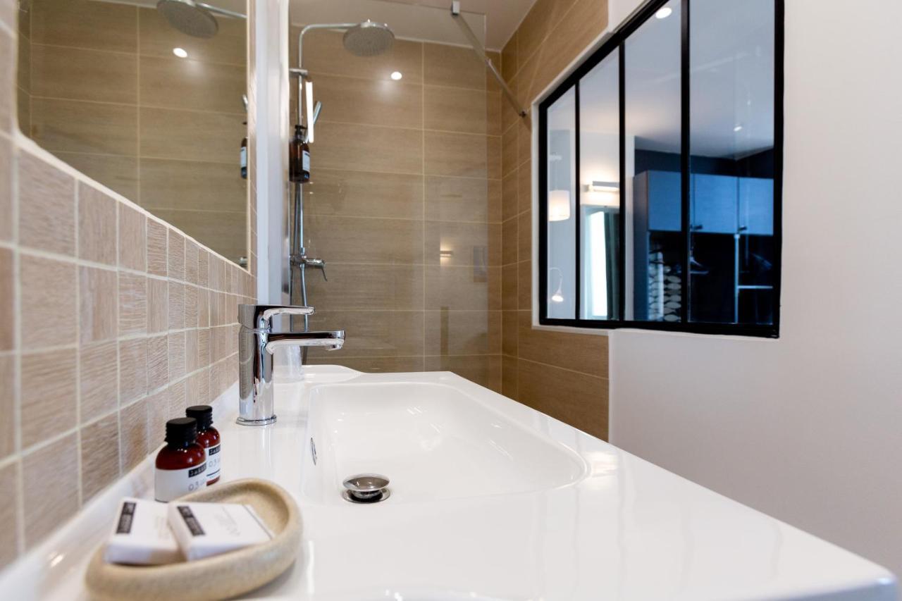 Large Double Room Air-Conditioning