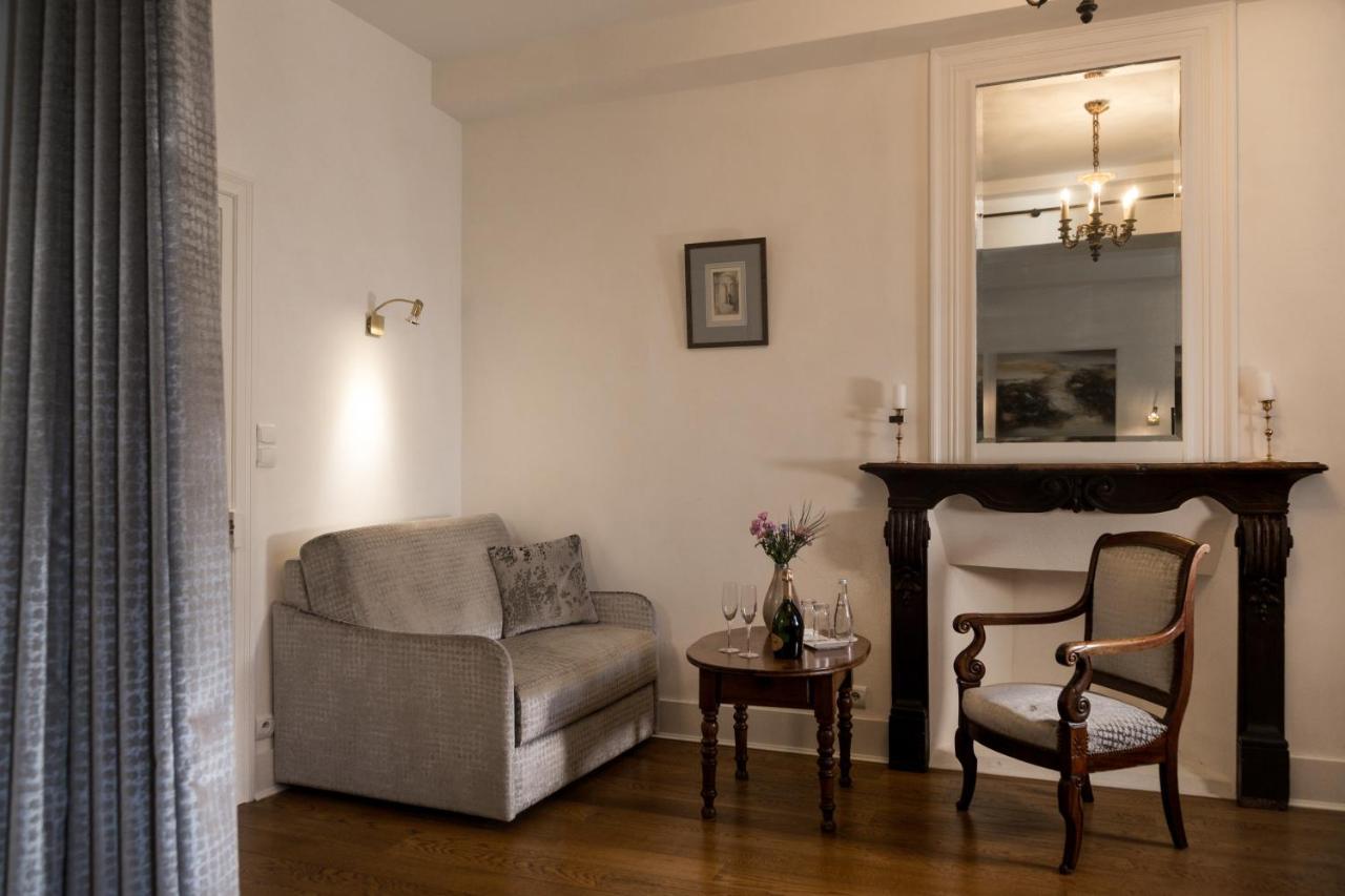 Suite with Lake View  and Spa Access Included,1086236512:JPEG