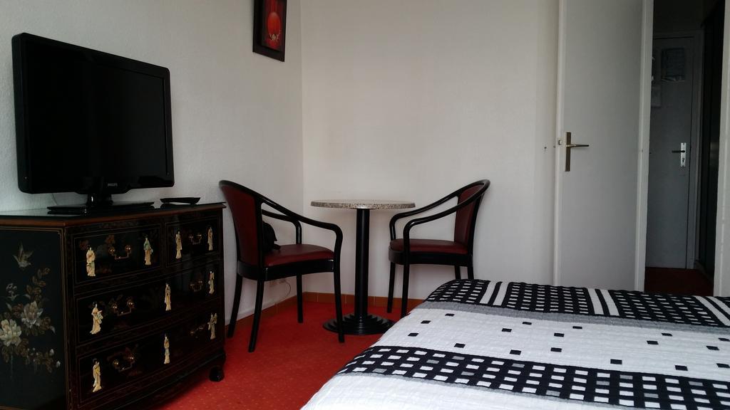 Double or Twin Room Port View