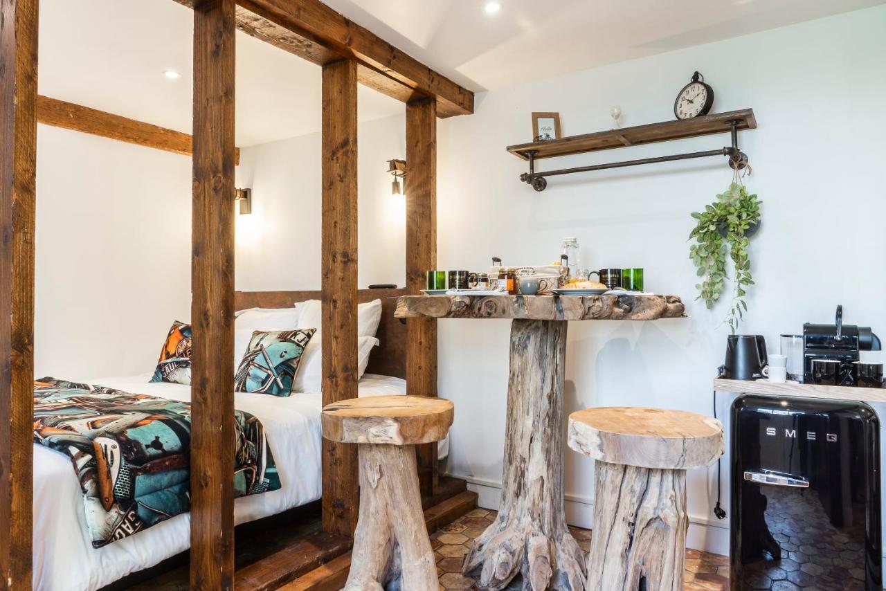 Double Room Private Bathroom
