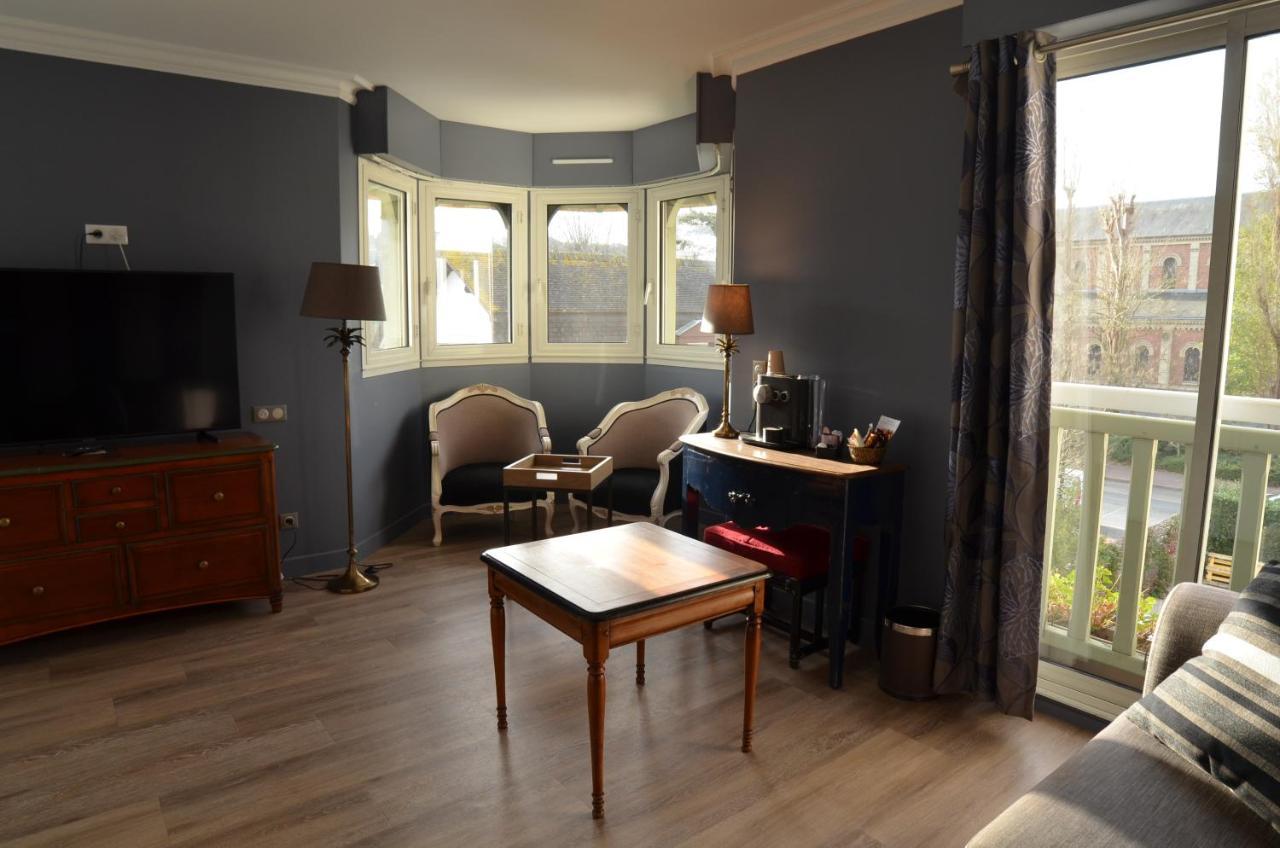 Balneo or Bathtub Room Lounge