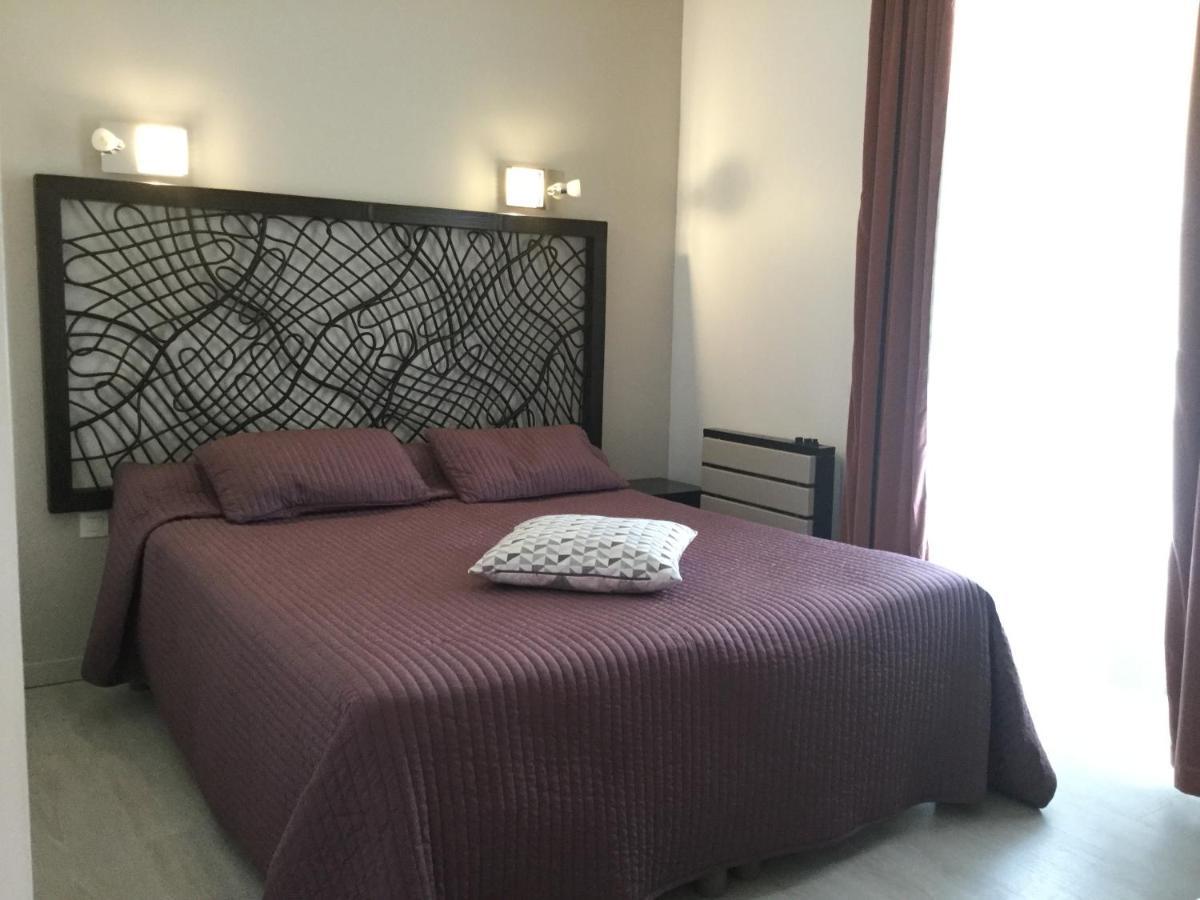 Twin Room with Private Bathroom,1126035393:JPEG