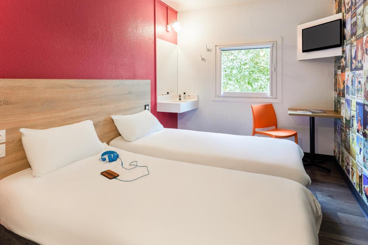 Side-Car Twin Room with Shared Bathroom,1141954456:JPEG