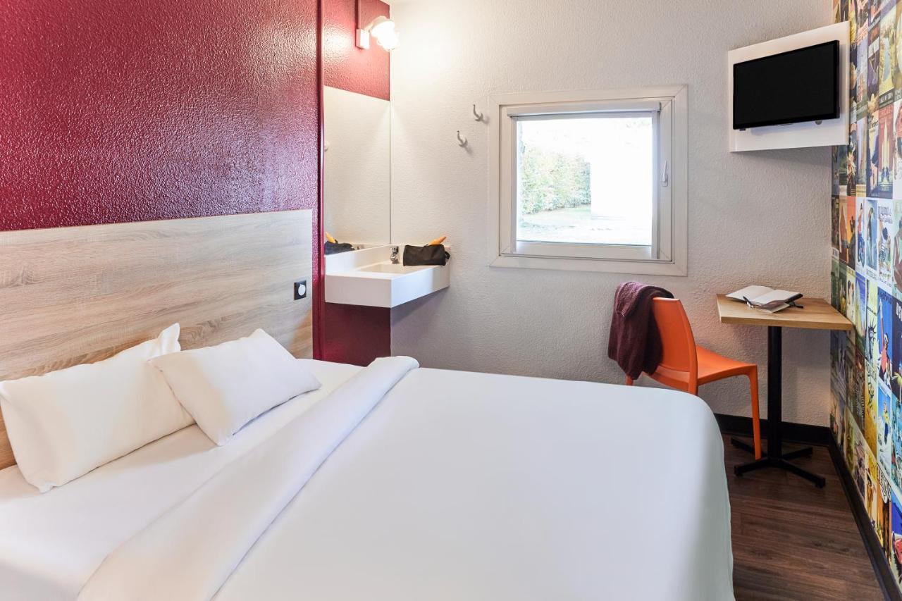 Tandem Room with Shared Bathroom,1141954456:JPEG