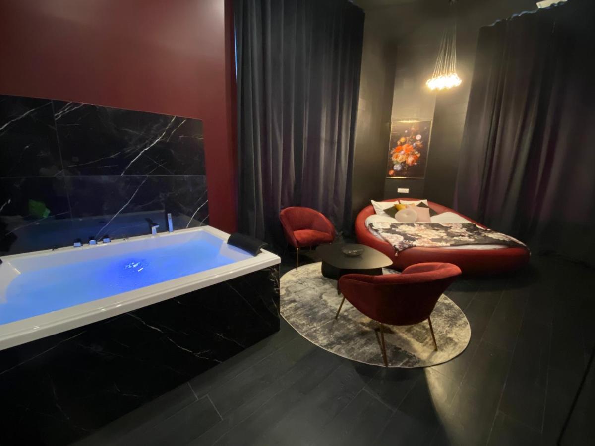Suite with Spa Bath