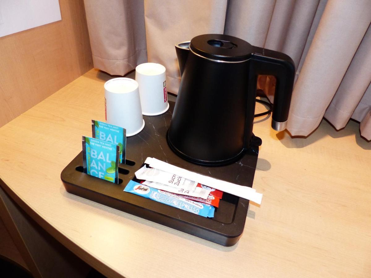 Standard Double Room with Queen Bed,1149427426:JPEG