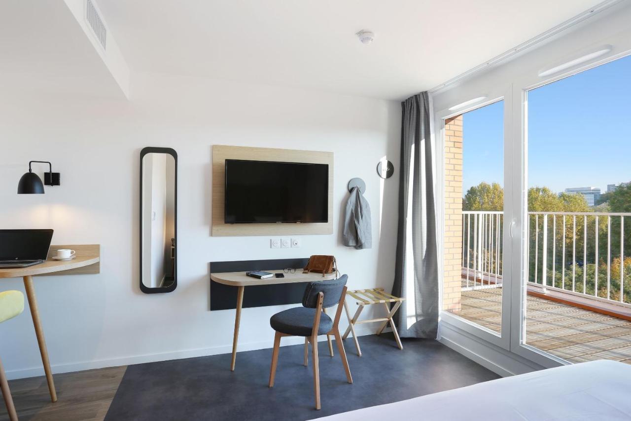 Studio Balcony