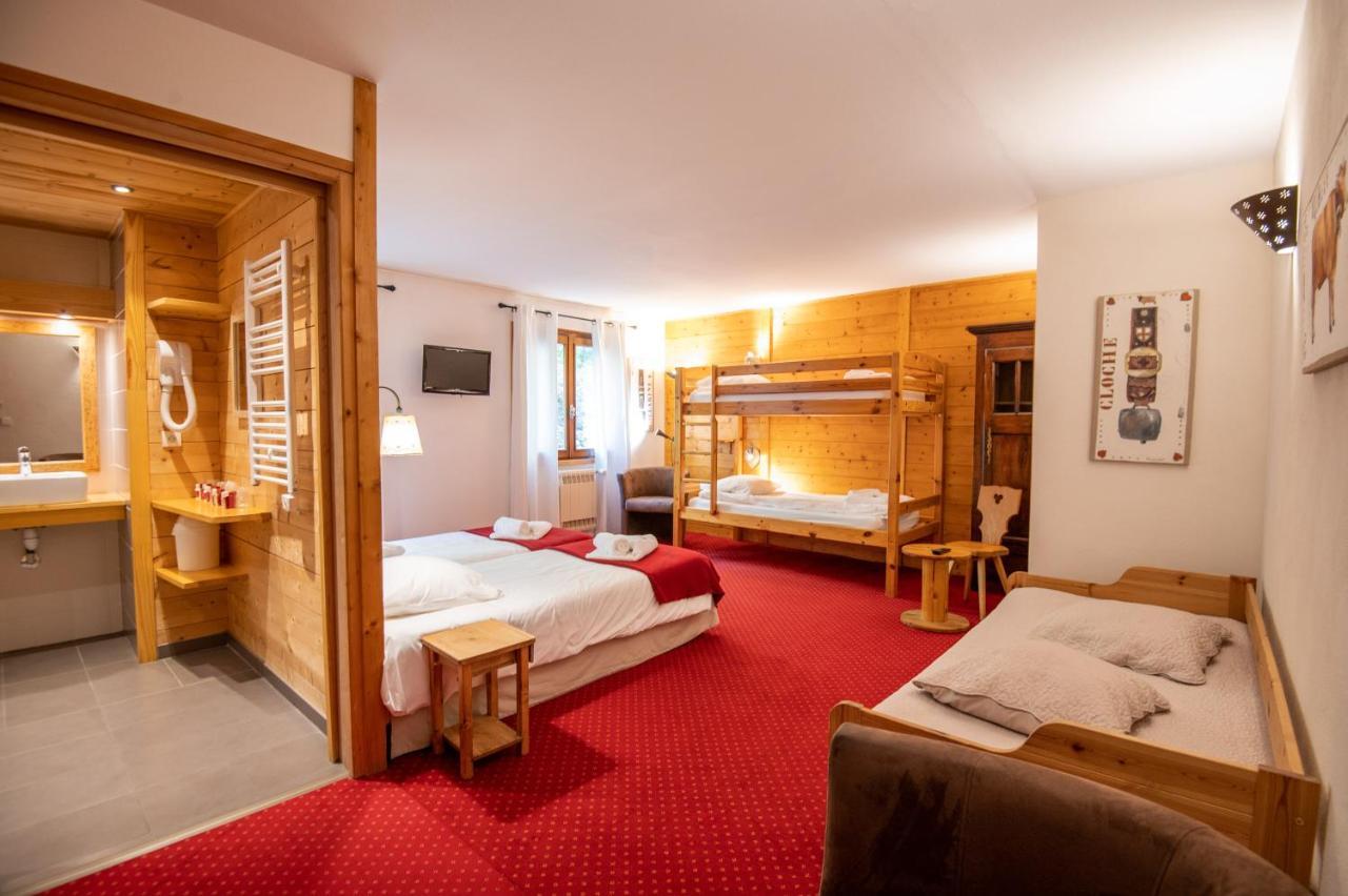 Quintuple Room