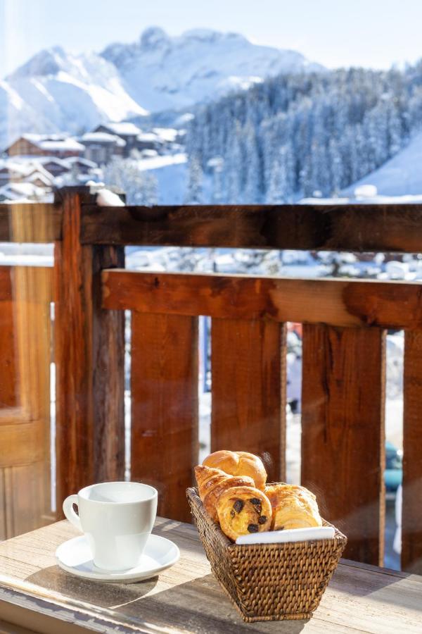 Comfort Room Balcony Slopes or Valley View