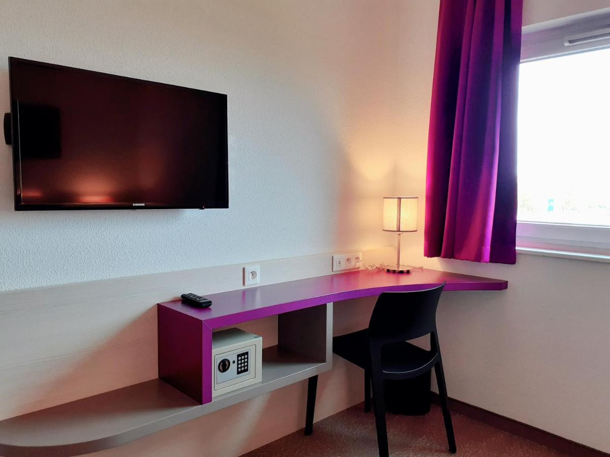 Habitación estándar con cama doble y ducha accesible en silla de ruedas - Adaptada para personas con movilidad reducida - No fumadores