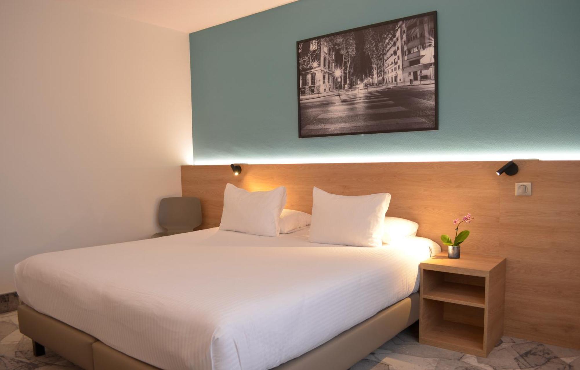 Family Room ( 2 adults + 2 children Up to 14 Years Old) ),1208366383:JPEG