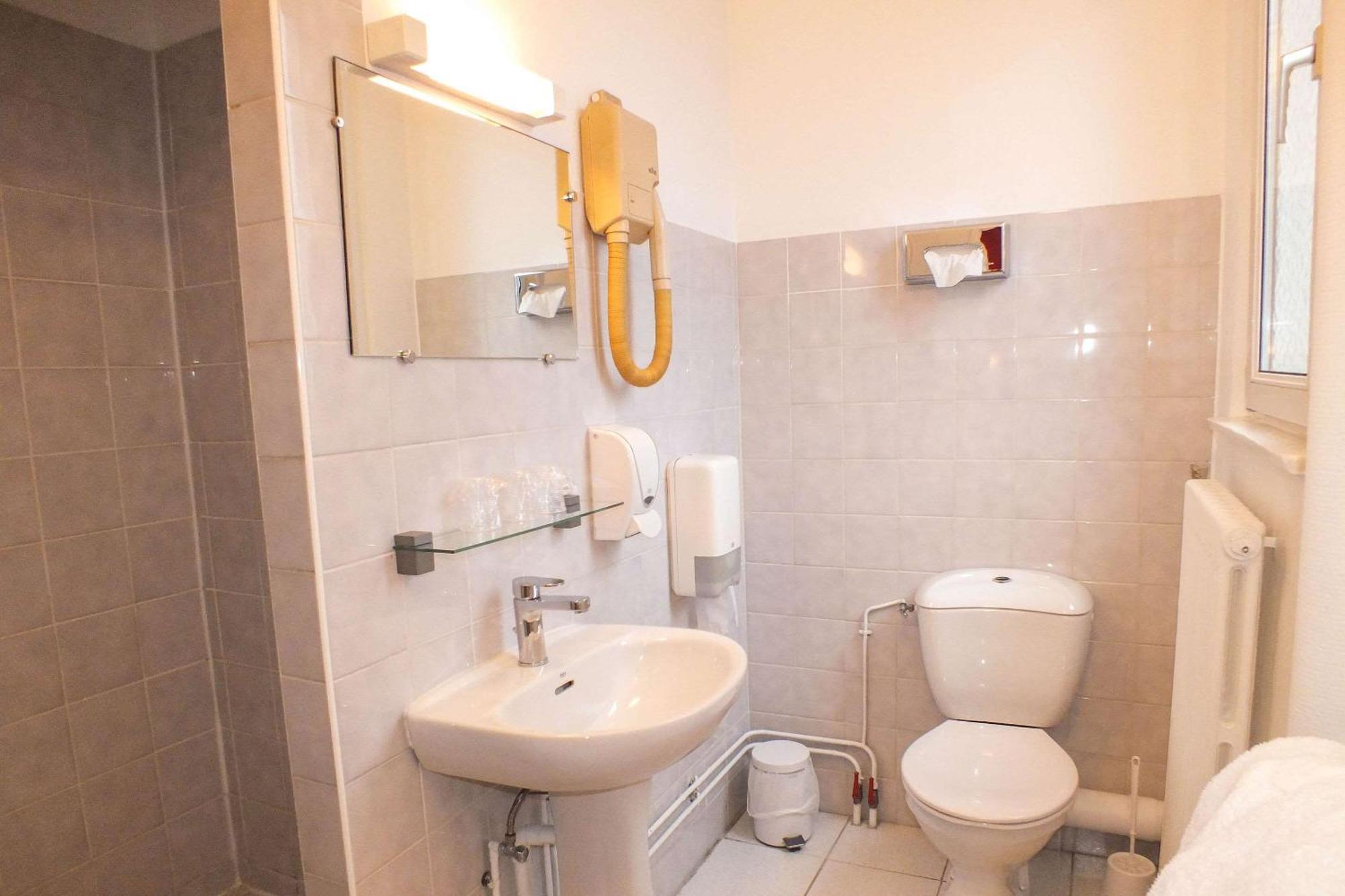 Standard Twin Room,1215153934:JPEG