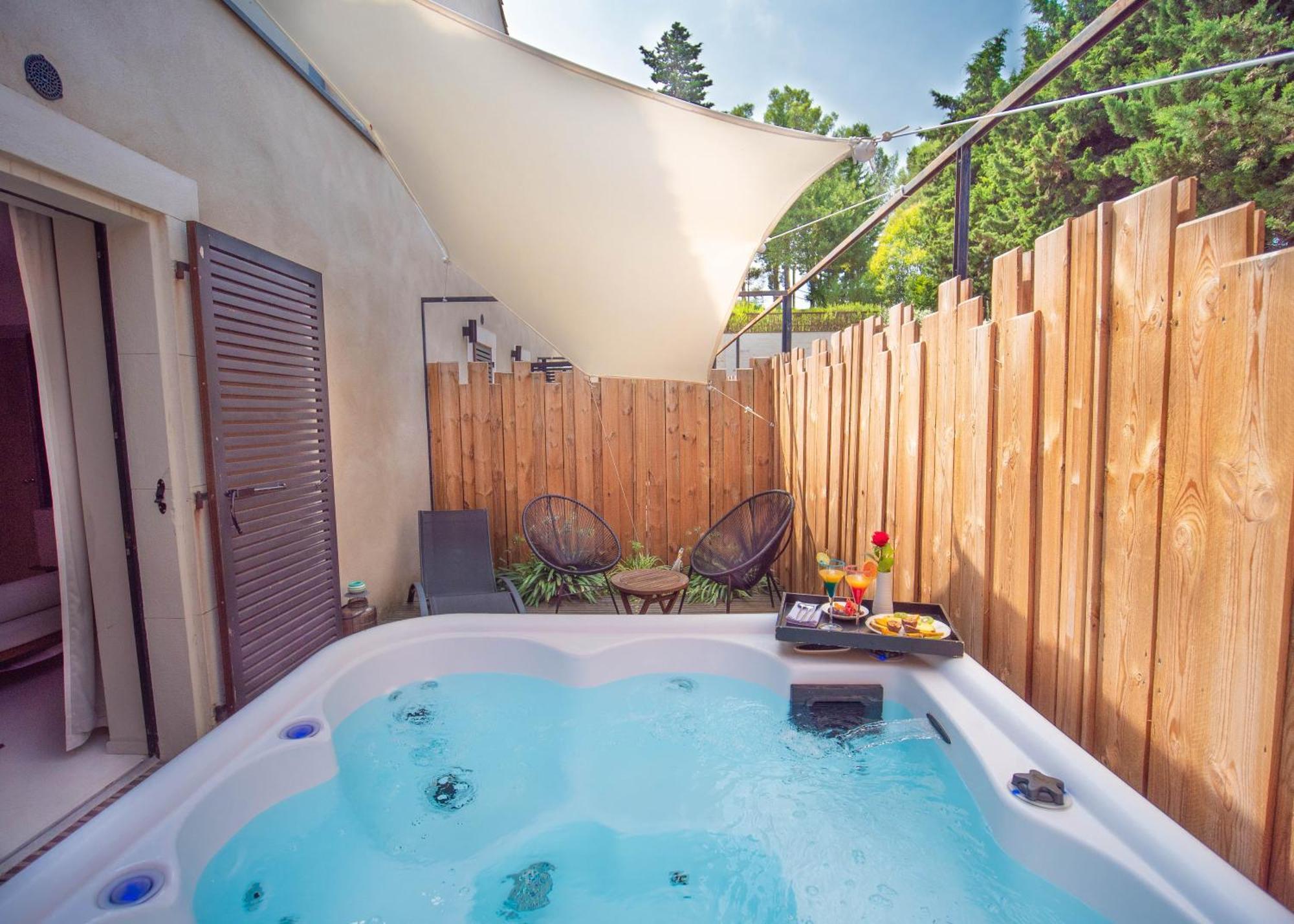 Superior Double Room Hot Tub