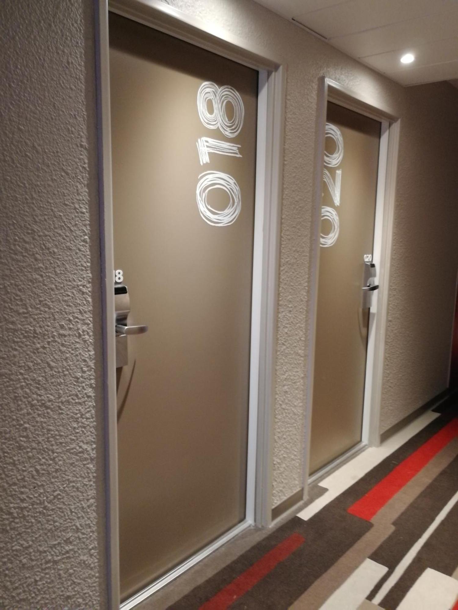 2 Adjacent Rooms,682604583:JPEG
