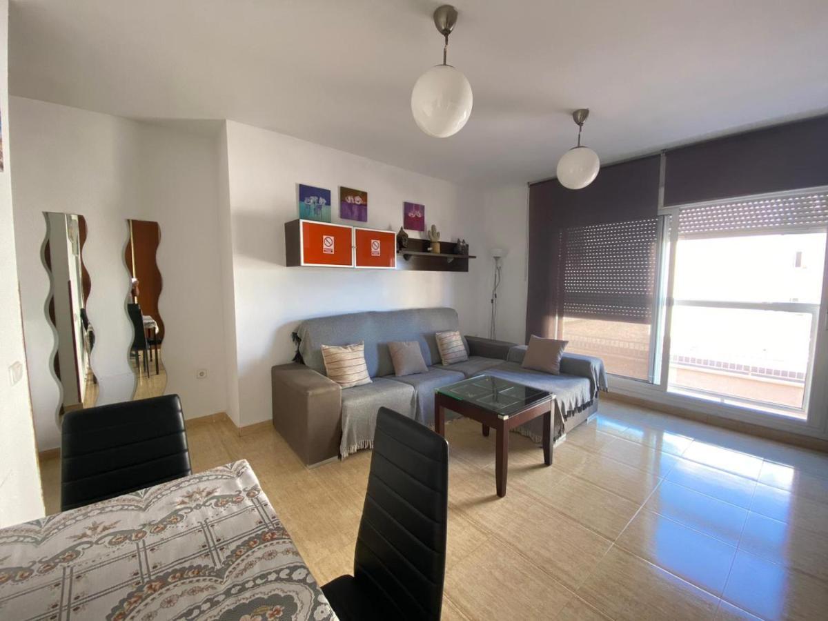 Estudio con balcón