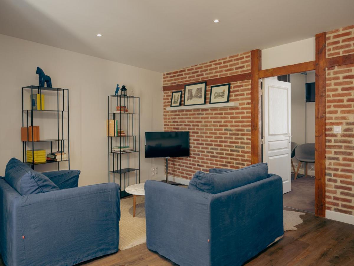 One-Bedroom Apartment Hector