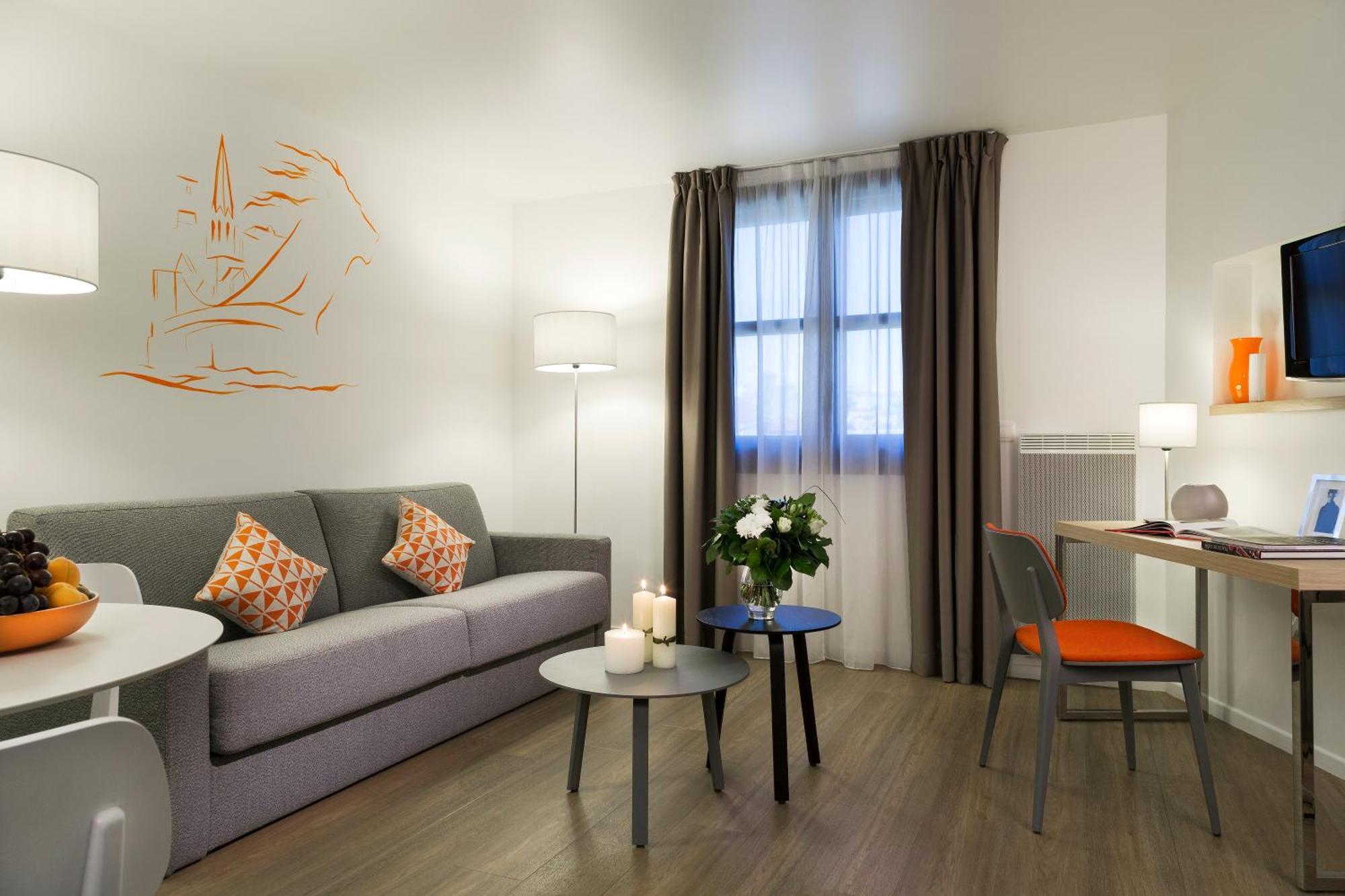 One-Bedroom Apartment without Air Conditioning