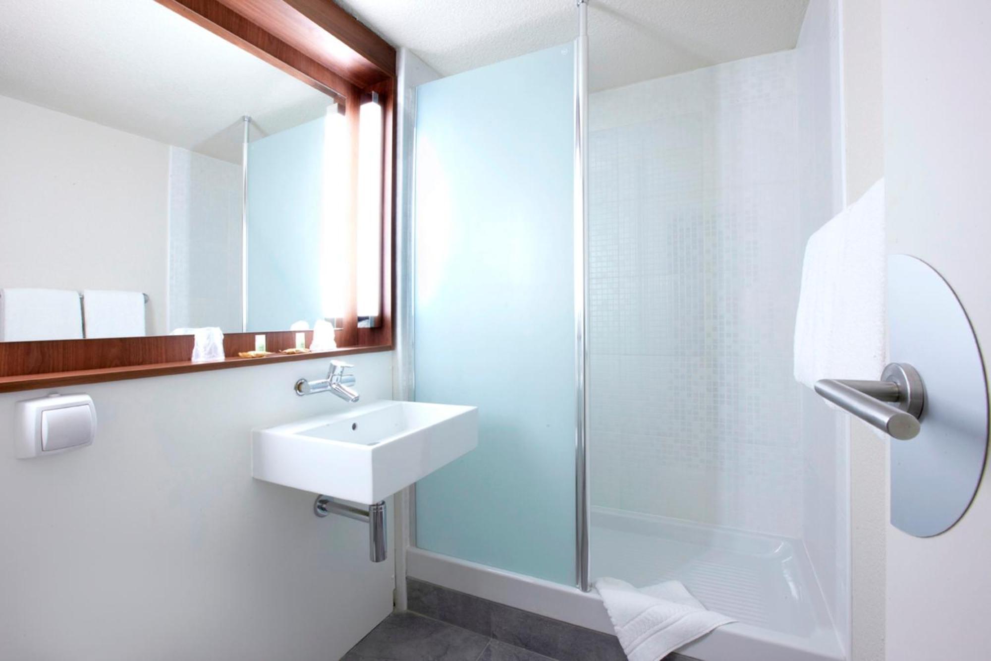 Standard Twin Room,1539133660:JPEG