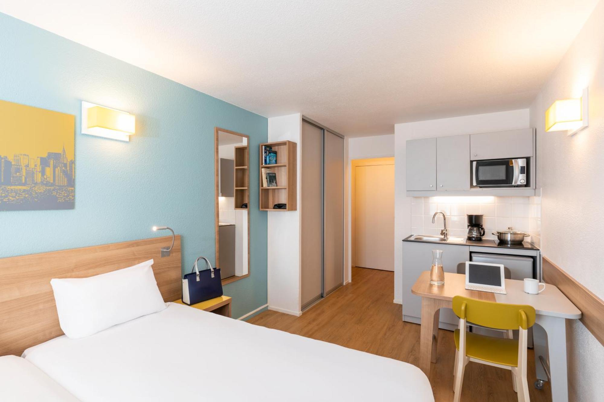 Studio (2 Adults)