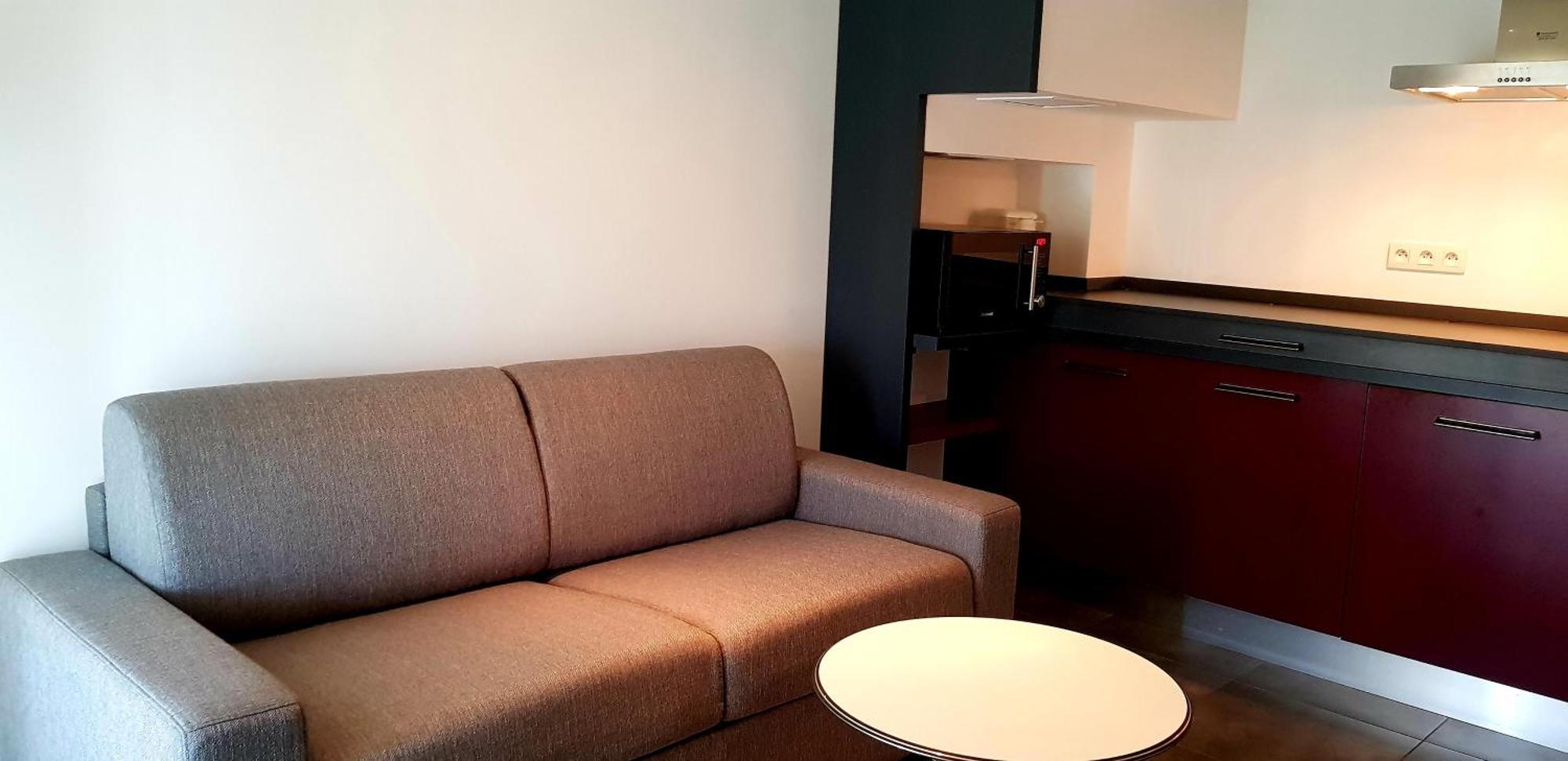 Studio with Balcony and Sea View (2 Adults),696330489:JPEG