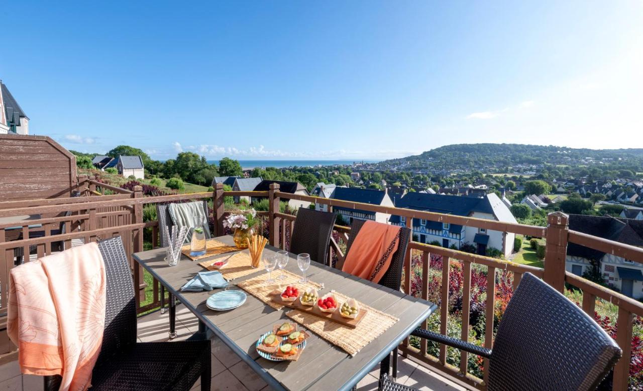 Two-Bedroom Duplex Apartment Balcony,1295760052:JPEG