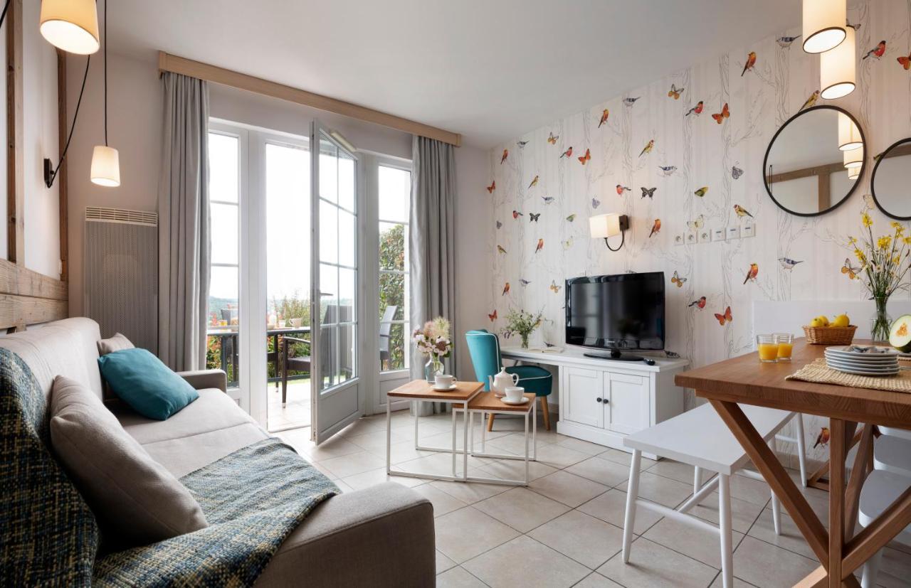 Two-Bedroom Duplex House Terrace