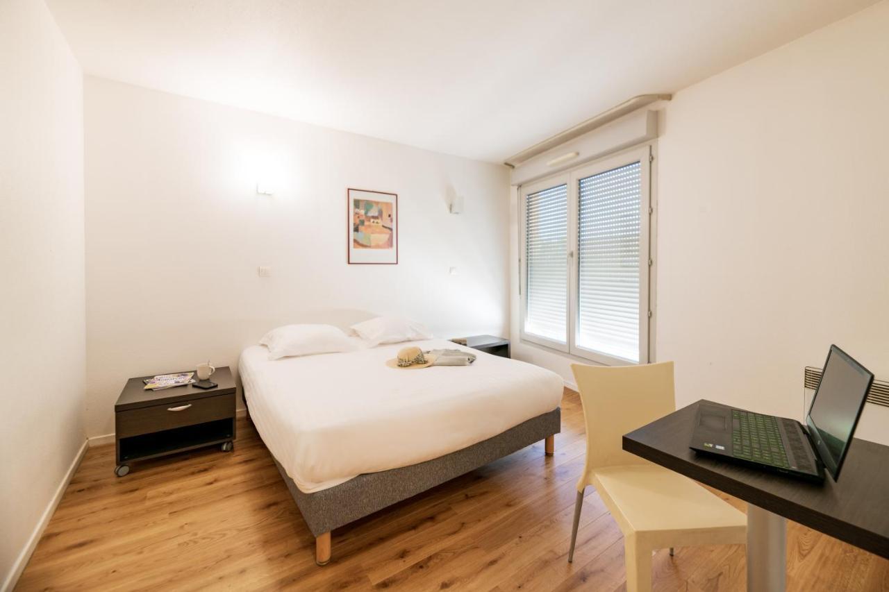One-Bedroom Apartment (4 Adults)
