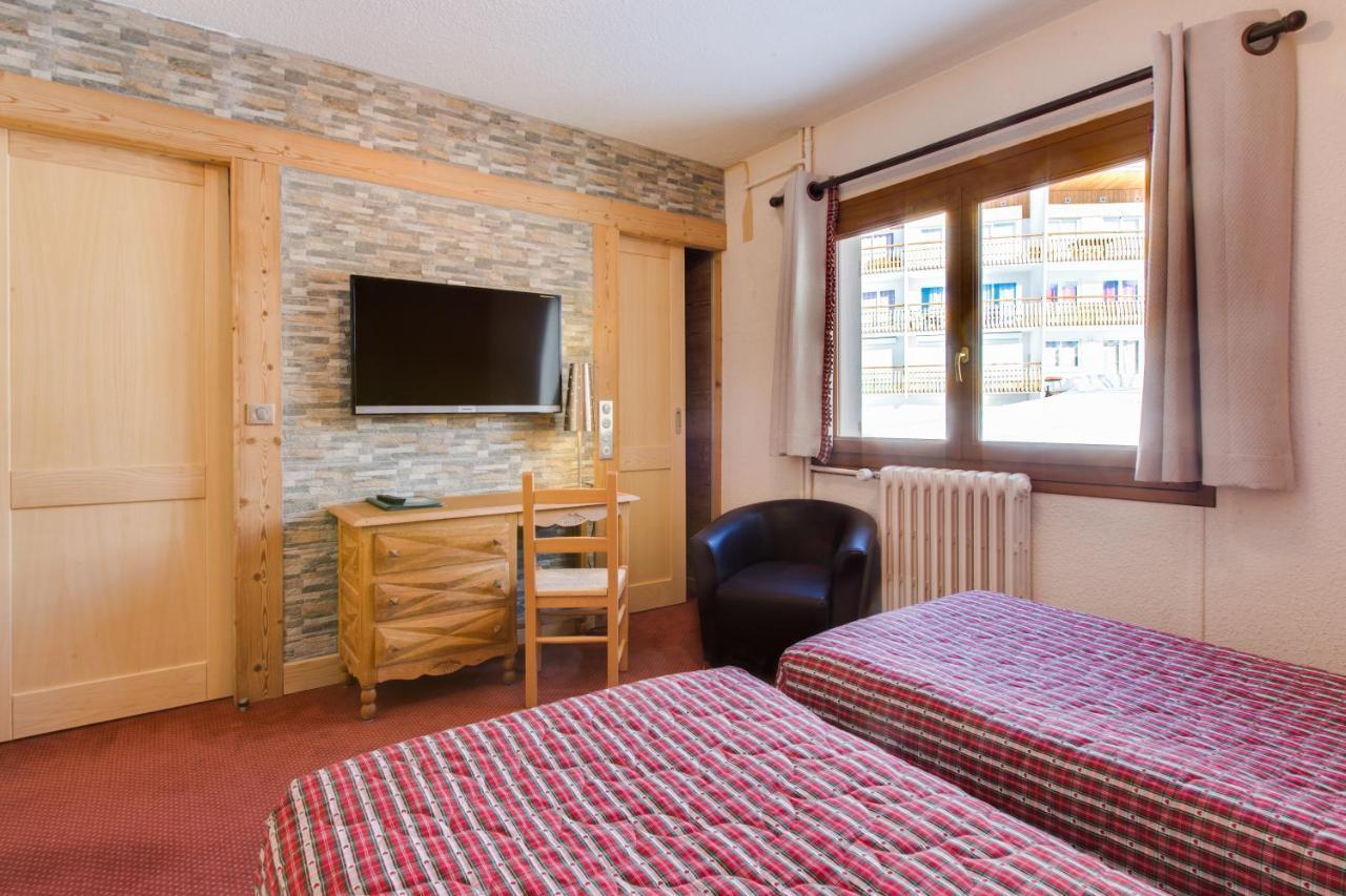 Large Double Room,992705560:JPEG