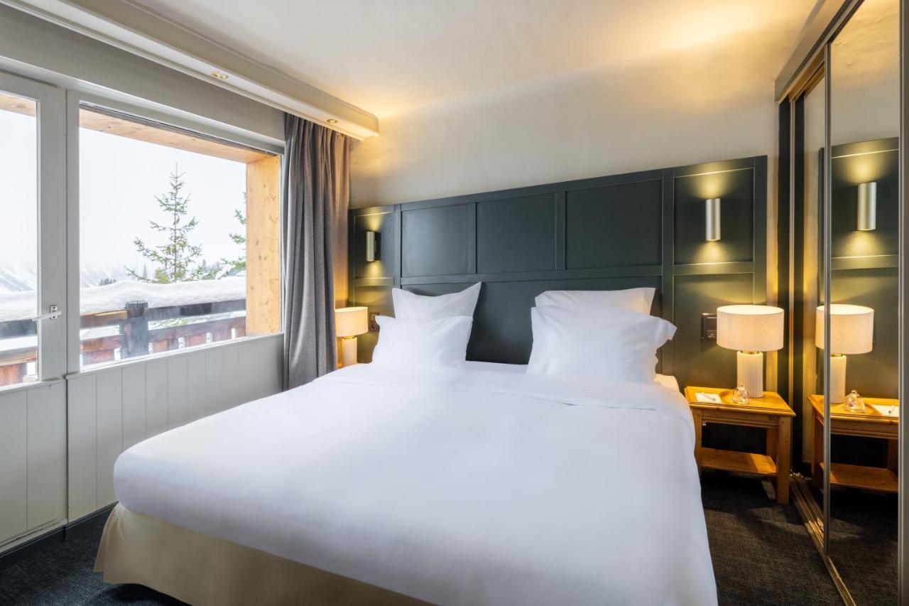 Comfort Room Balcony Slopes or Valley View