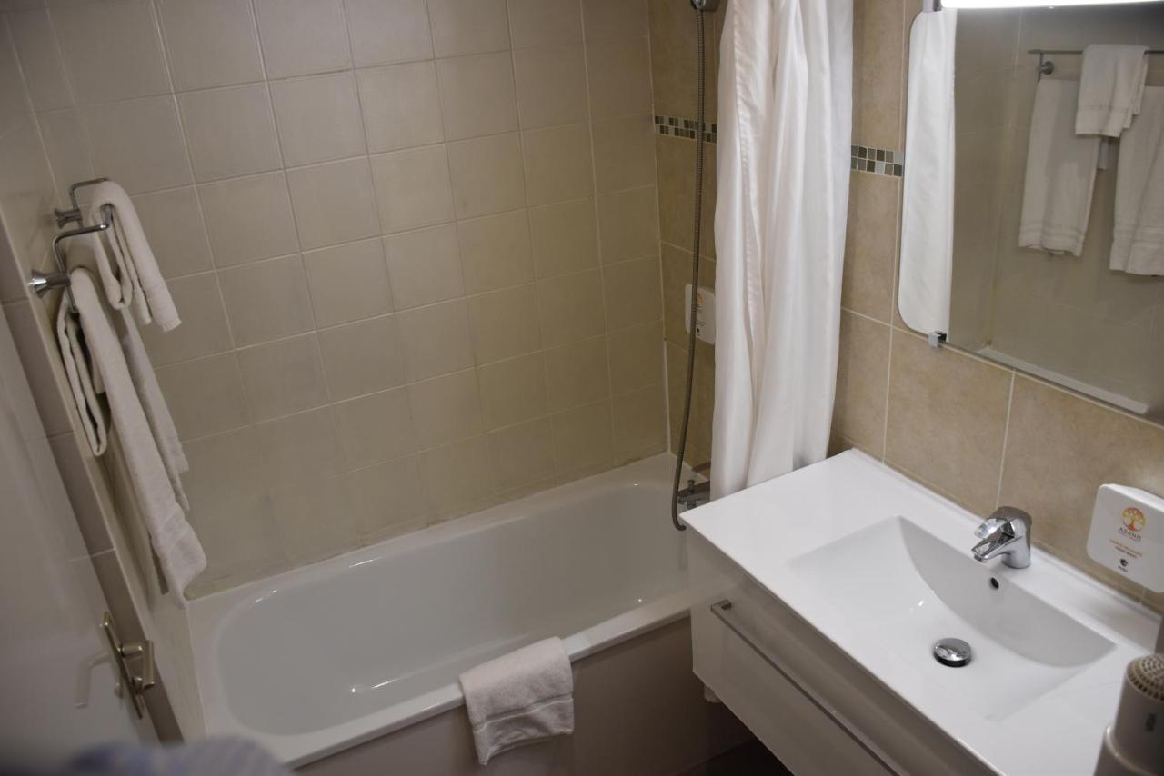 Single Room,1346221166:JPEG