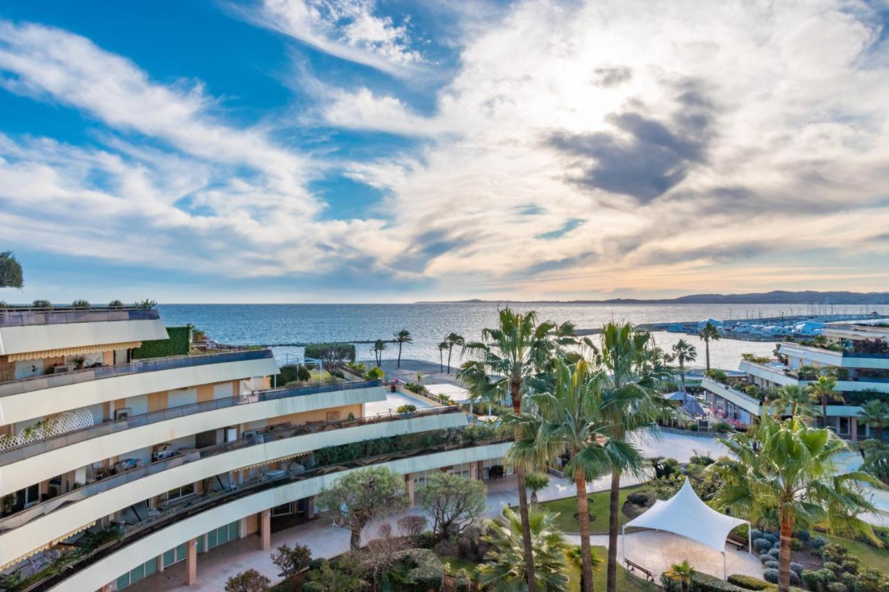 Premium Double Room with Two Double Beds, Balcony and Sea View