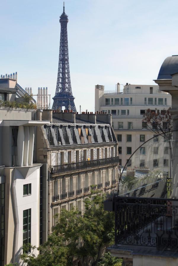 Suite Junior con vistas a la Torre Eiffel