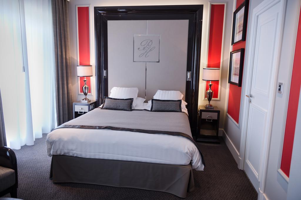 Camera Deluxe con Letto Queen-Size e Vista Città