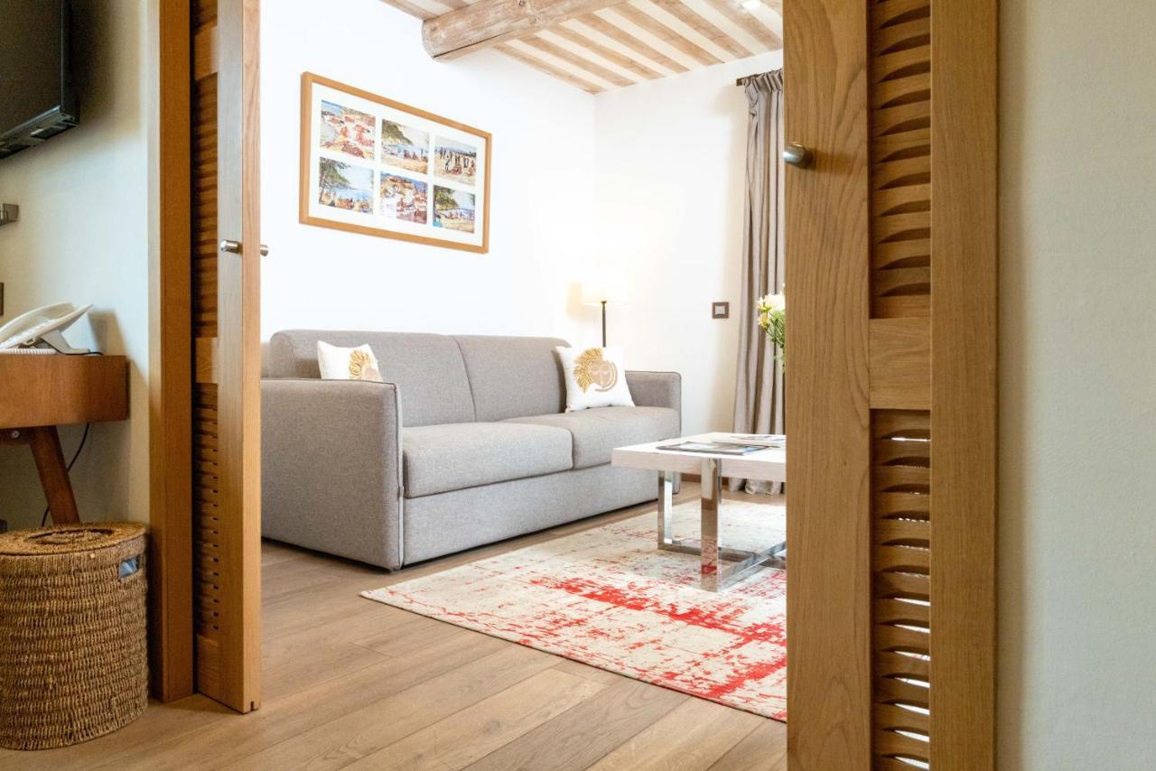 Suite with Terrace with Swimming Pool view,1377379991:JPEG