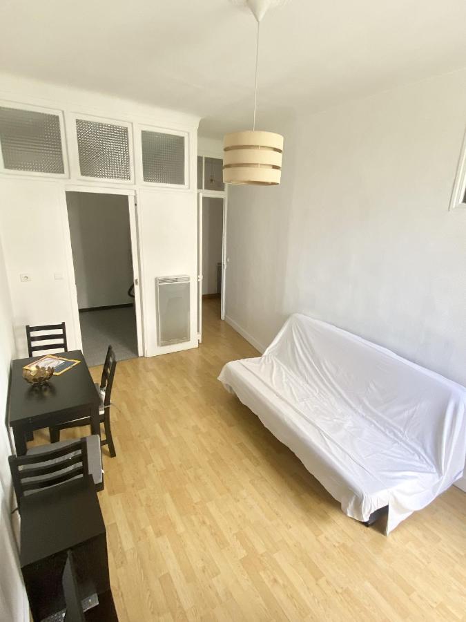 Apartment mit Balkon