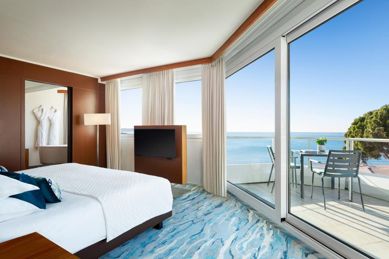 Luxury Suite with Sea View