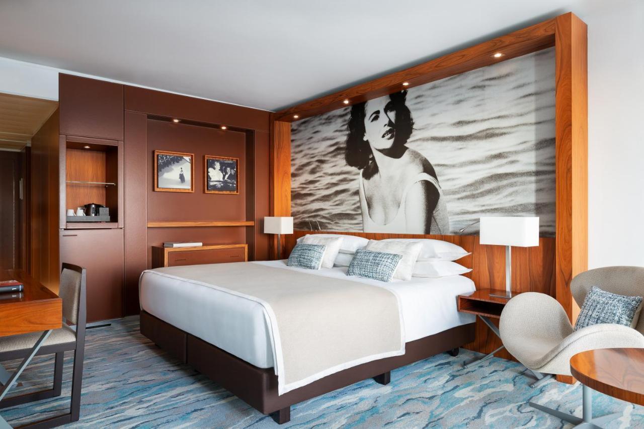 Deluxe Room with Garden View