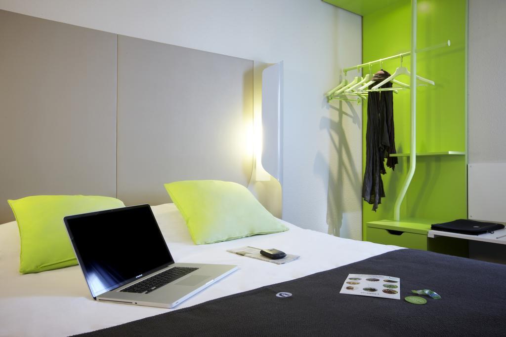 Standard Double Room with One Single Bed - Up to Ten Years