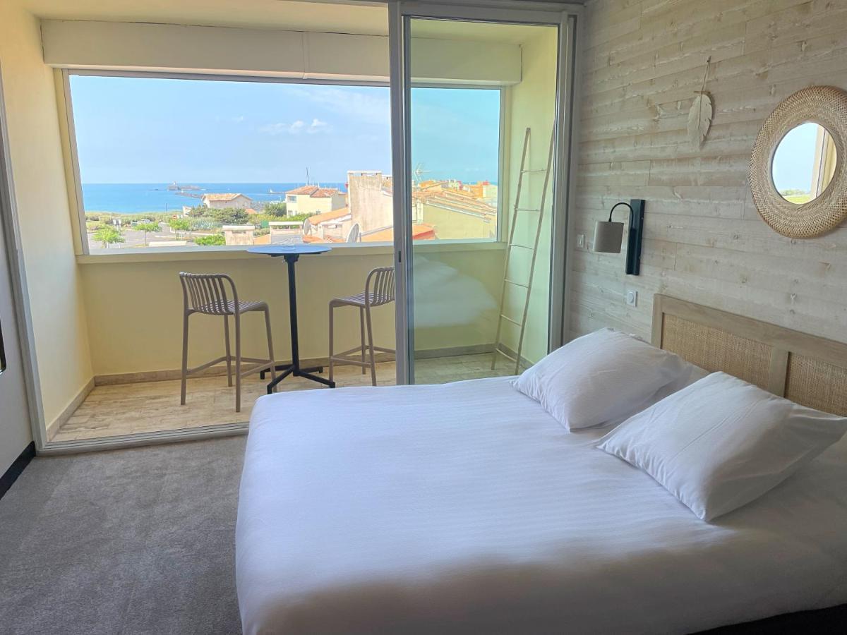 Deluxe Double Room Side Sea View terrace