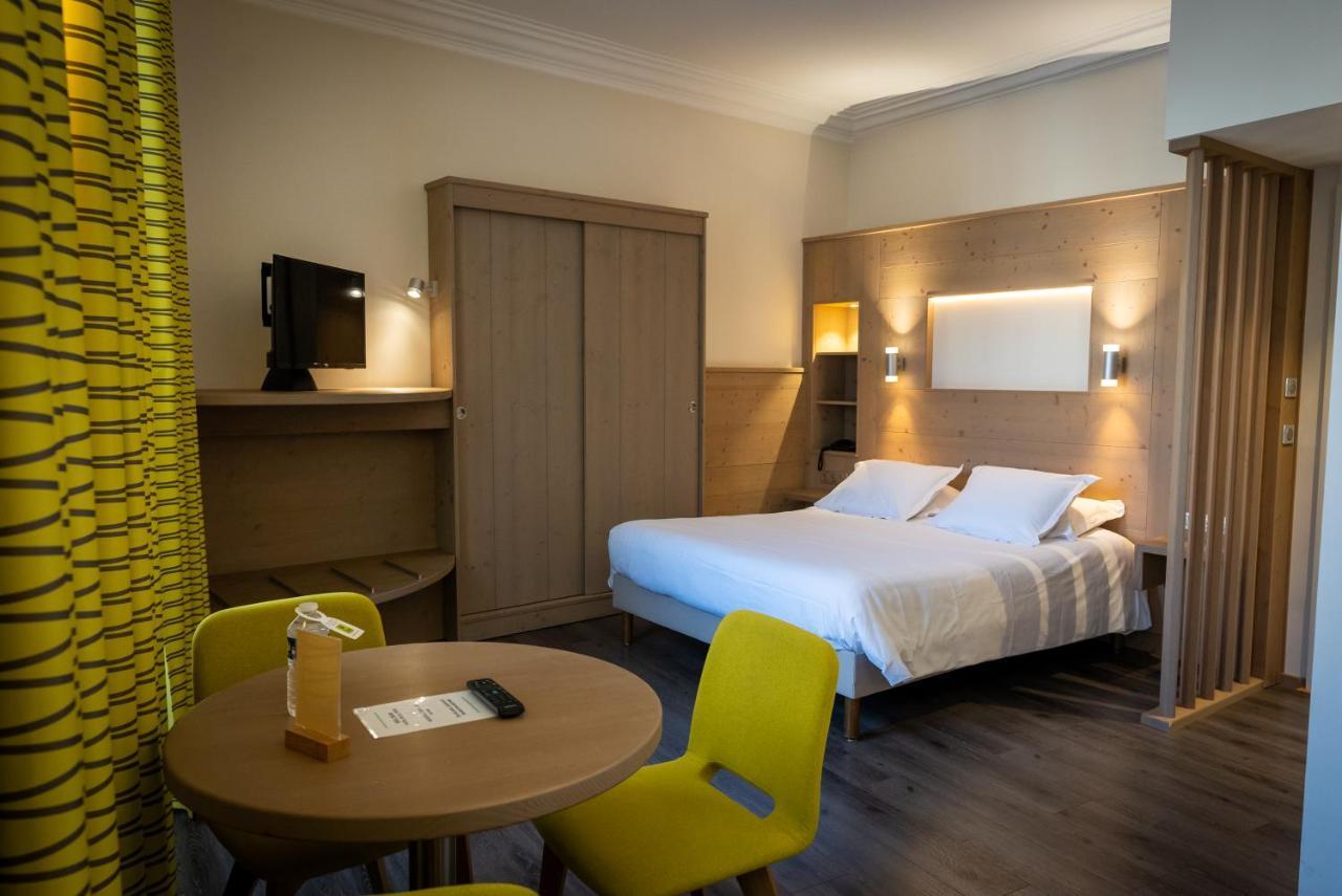 Superior Double Room Sofa & View