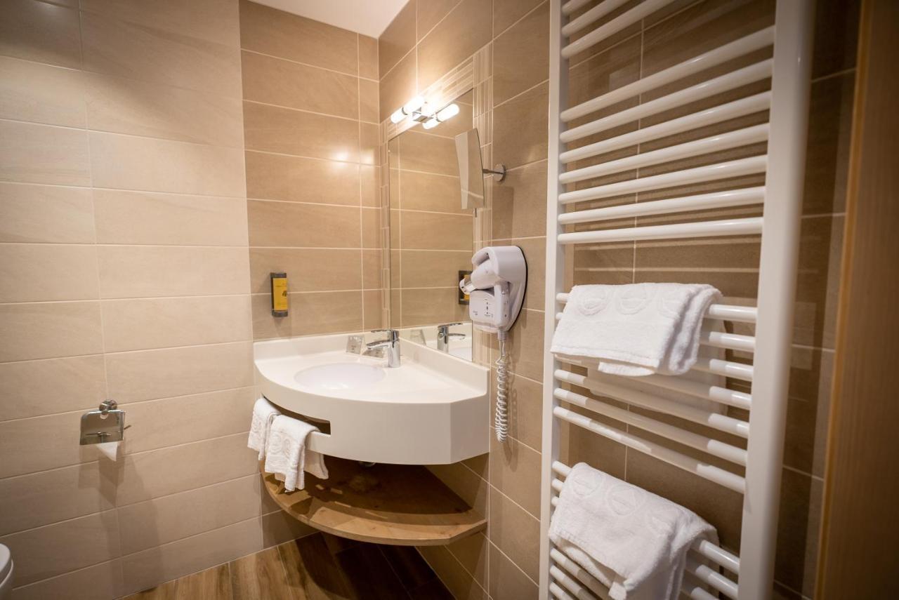 Superior Double Room Sofa & View
