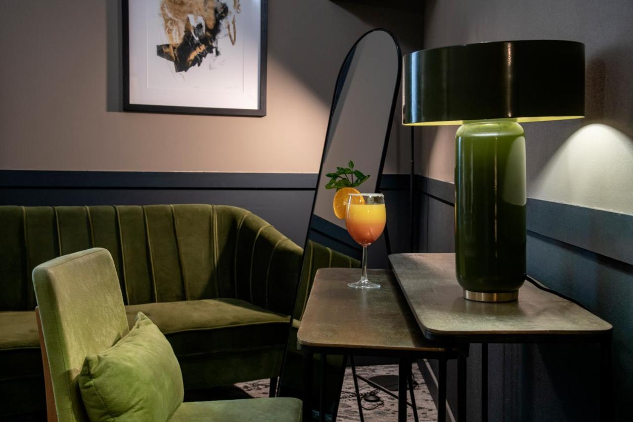 Executive Queen Room - Non-Smoking,1416724431:JPEG