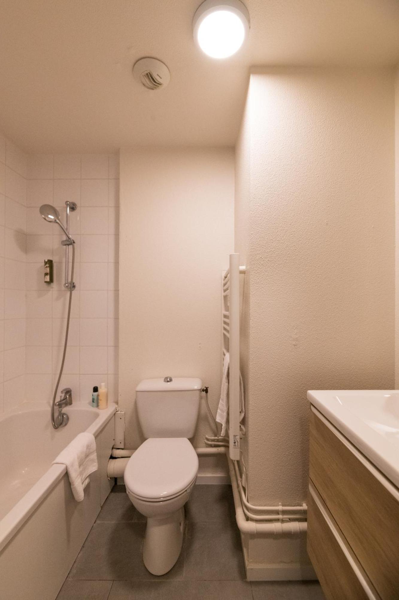 Studio Apartment (3 Adults)