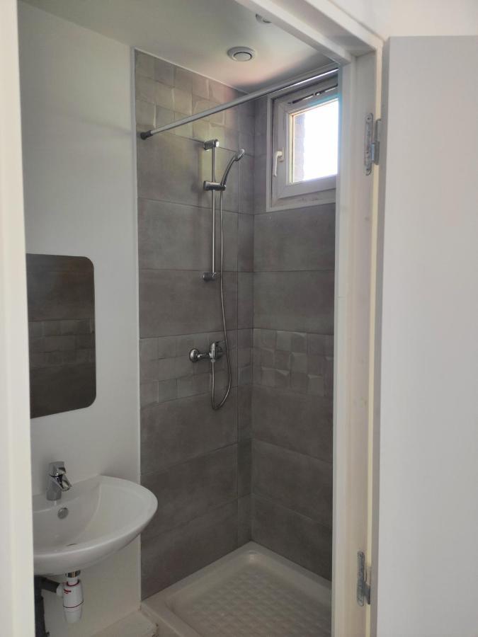 Habitación Doble con aseo compartido