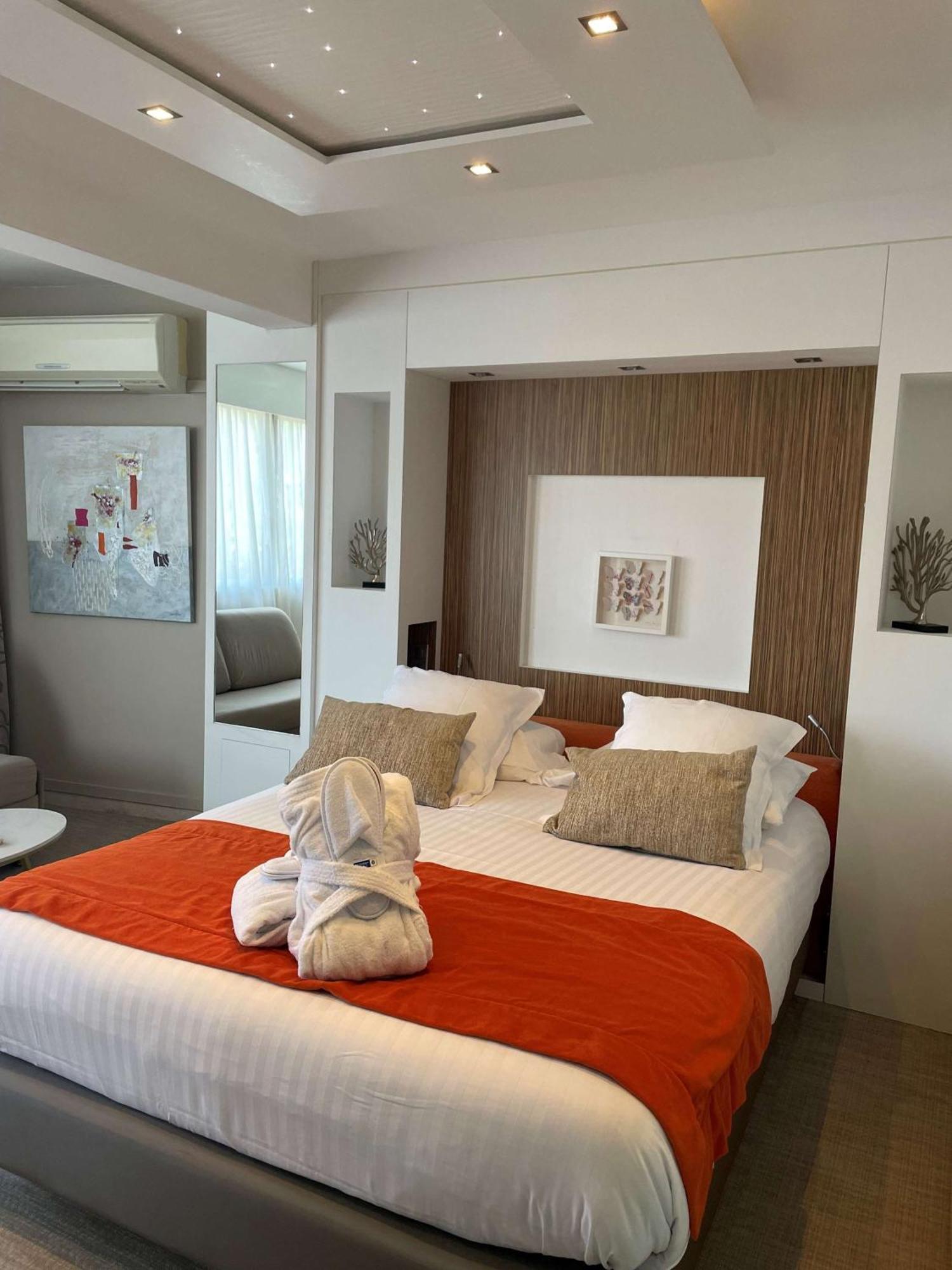 Superior Queen Room with Sofa Bed and Sea View,1494467650:JPEG