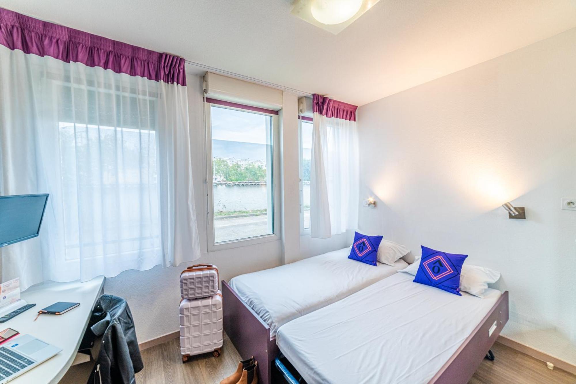 Studio Apartment trundle bed